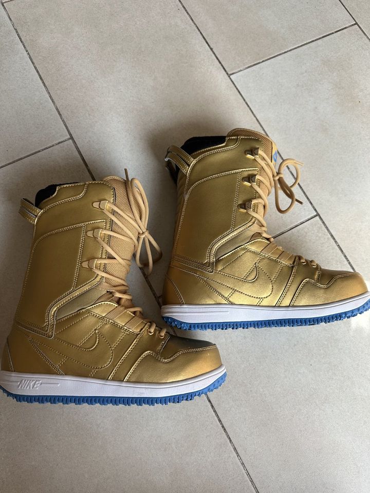 Snowboard Boots Damen NIKE VAPEN Metallic Gold Gr. 39/ US 8 in Hamburg