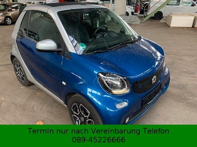 Smart ForTwo fortwo cabrio electric drive / EQ*NAVI* in München