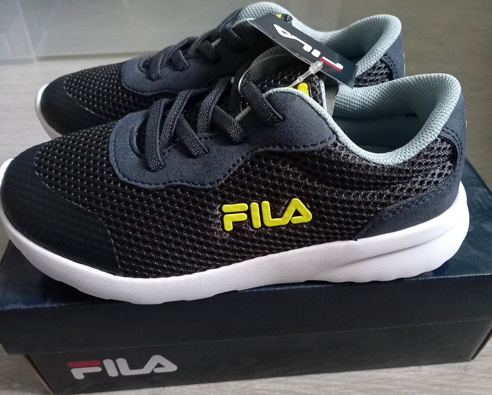 NEU Fila Sneakers 31 in Mönchengladbach