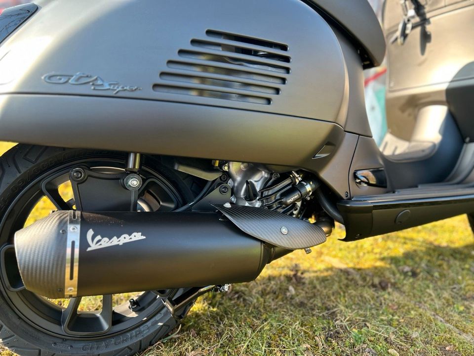 Vespa GTS 300 HPE Nero/Avvolgente Mod.Keyless in München