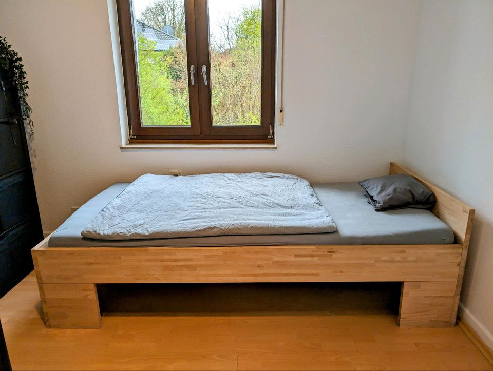 Bett in Überlänge 1,05m x 2,20m Massivholz in Bergisch Gladbach