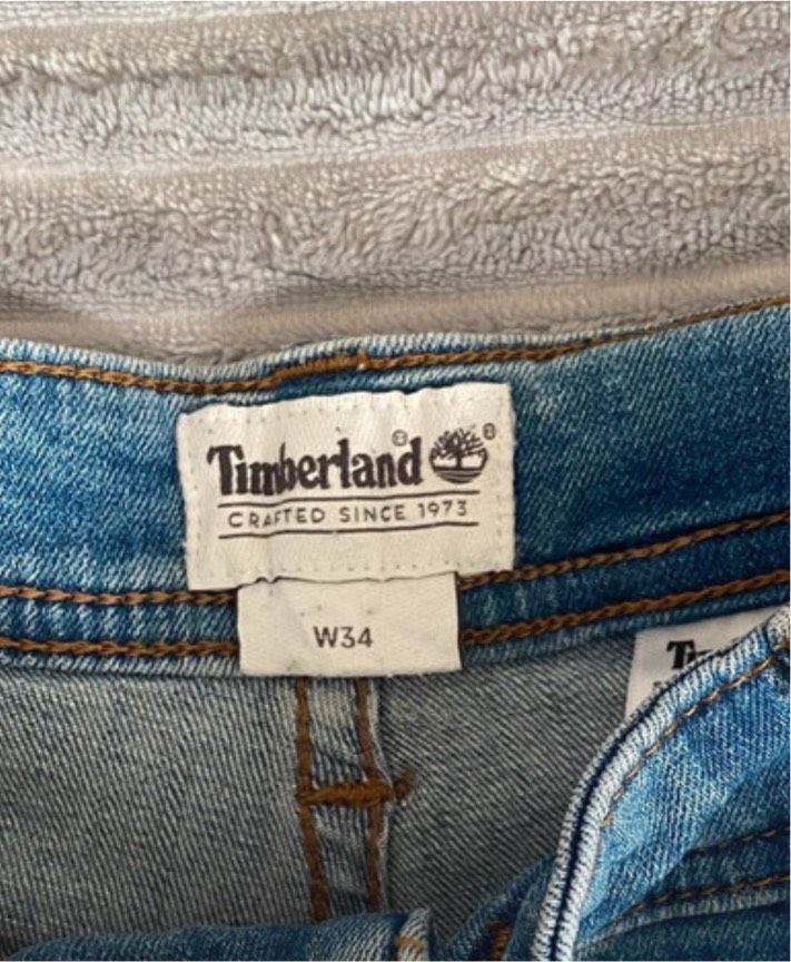 Timberland Shorts W34 kurze hose Jeans in Buseck