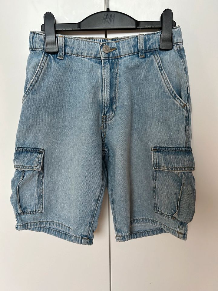 ZARA lässige kurze Hose Jeansshorts Bermuda Cargoshorts 11-12 152 in Stuttgart