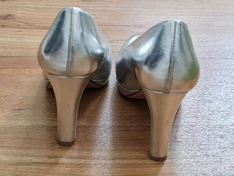 Tamaris Pumps/High Heels, Silber, Gr. 38 in Wiesbaden