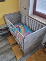 Babybett / Kinderbett Mäusbacher Frieda in Betonoptik / Weiß Köln - Porz Vorschau