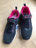 Sportschuhe, Turnschuhe in Gr. 38 (neu) Köln - Nippes Vorschau