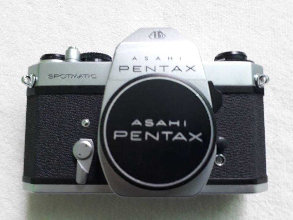 ASAHI Pentax Spotmatic 2 + Super-Multi-Coated TAKUMAR in Berlin