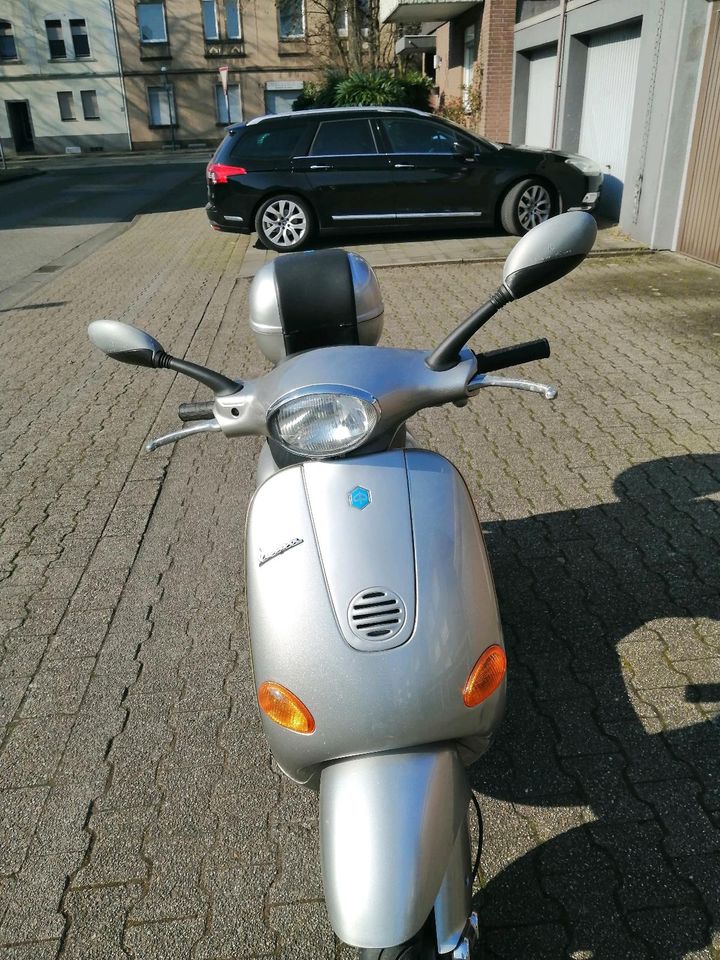 Tolle klassische Vespa Piaggio Et2 C16 Motorroller in Gelsenkirchen