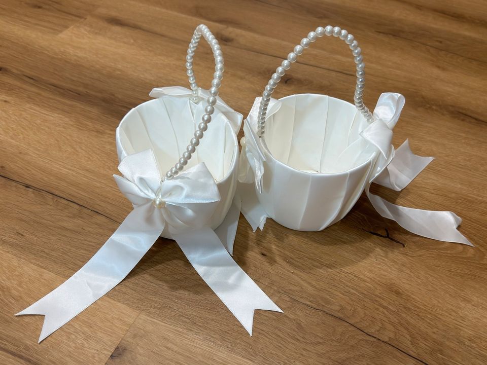 Verschiedene Hochzeit Utensilien in Kleinblittersdorf