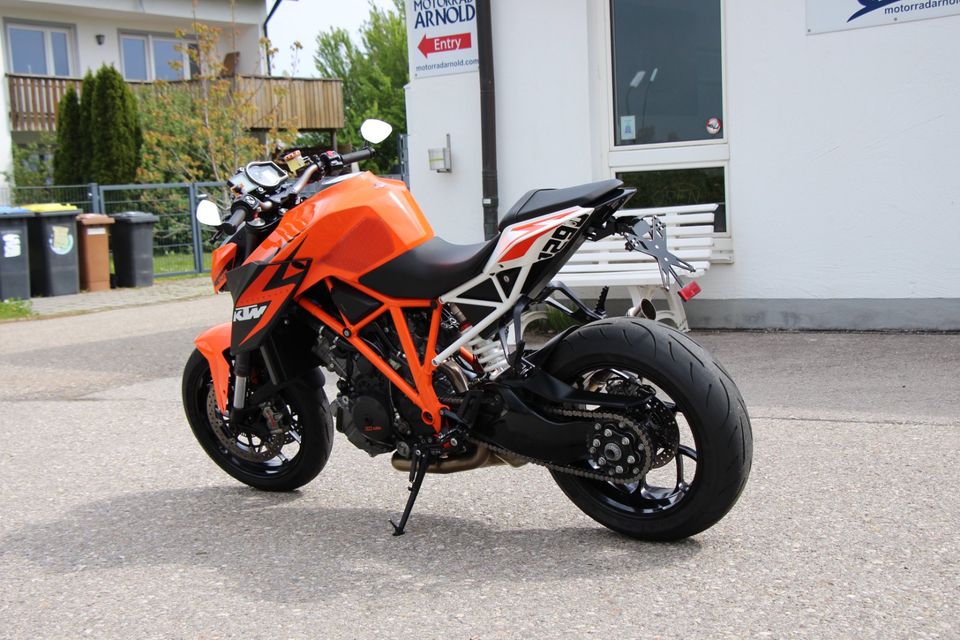 KTM Super Duke 1290 R Volle Hütte + Ankauf Finanzierung in Dachau