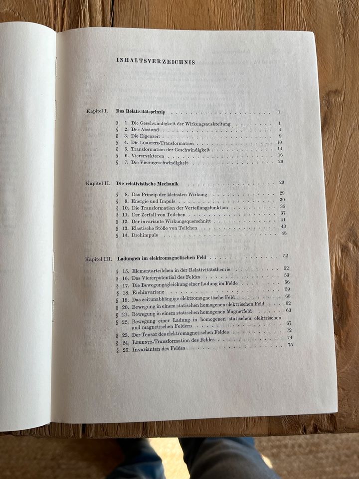 Lehrbuch der theoretischen Physik Klassische Feldtheorie in Wandlitz