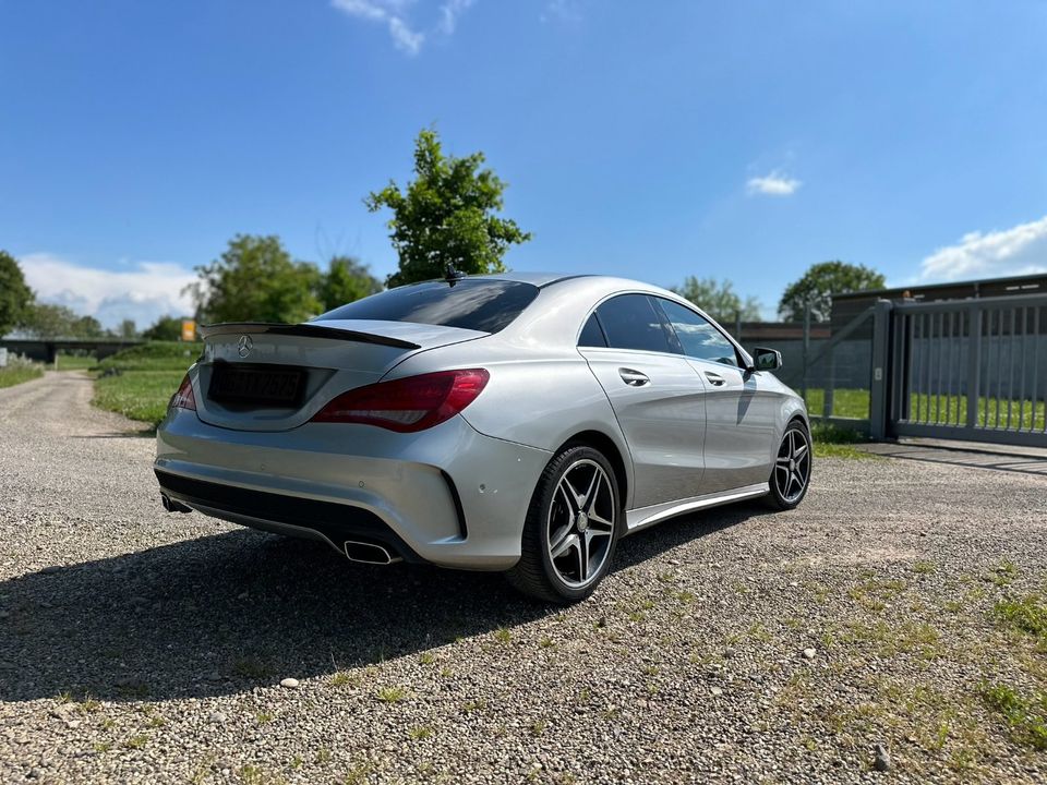 Mercedes CLA-180 AMG-Line 2015 in Rust