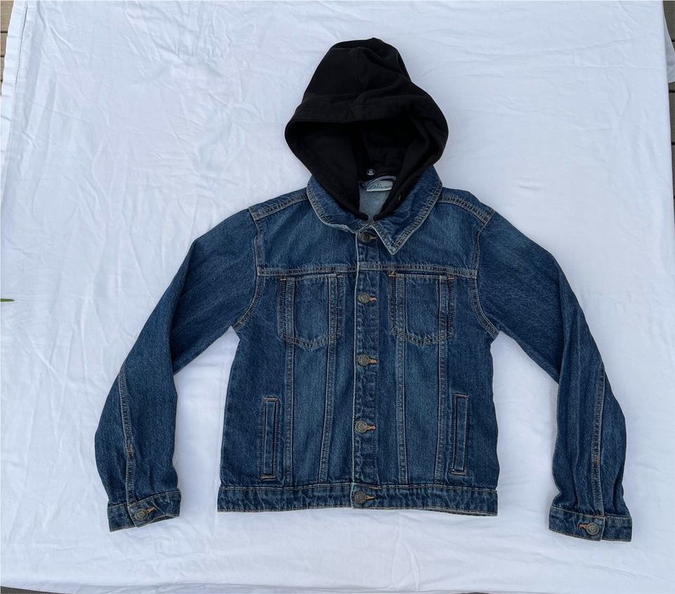 Coole Jeansjacke von alive Größe 152 in Marzling