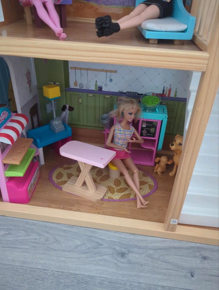 Barbie Haus mit Zubehör in Bottrop