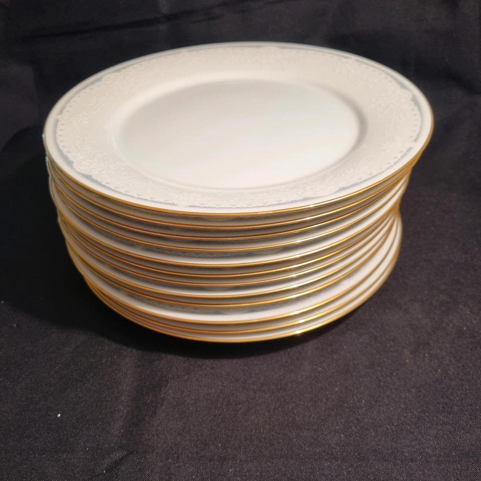 Komplettes 62-teiliges Geschirr-Set Noritake Christine 32900 in Hütschenhausen
