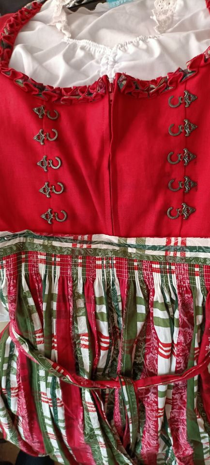 Turi Landhaus schönes langes Dirndl Gr. 36 3-teilig neuwertig in Passau