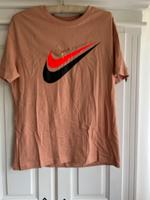 Nike Shirt Neu Größe S Nordrhein-Westfalen - Gladbeck Vorschau