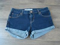 AMISU Damen Hose Shorts Jeans S 36 Jeanshose Bermudas HOT PANTS Nordrhein-Westfalen - Menden Vorschau