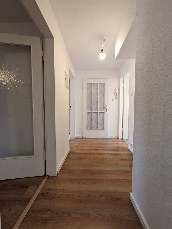 2 Zimmer Wohnung in FFM Zeilsheim, mit EBK in Frankfurt am Main