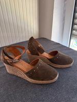 ❤️NEU „Unisa“ Sandalen (Wildleder mit Nieten, Gr 41) Nordrhein-Westfalen - Bocholt Vorschau
