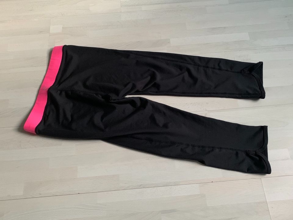 **3/4-Sport-Tight Leggings Hose Schwarz/Pink H&M 146/152** in Berlin