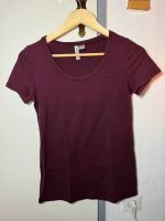 Bordeauxrotes H&M T-Shirt Slim Fit Rundhalsausschnitt Gr. S Damen Berlin - Charlottenburg Vorschau
