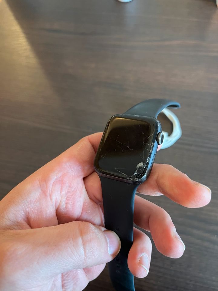 Apple Watch 45mm Series 5 - DEFEKT in Gersthofen