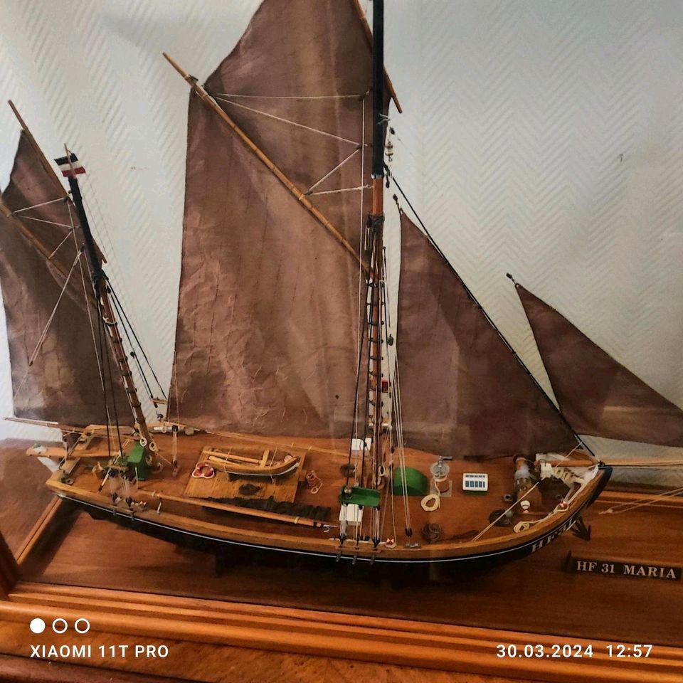 Schiffsmodell Modellschiff Fischkutter in Hamburg