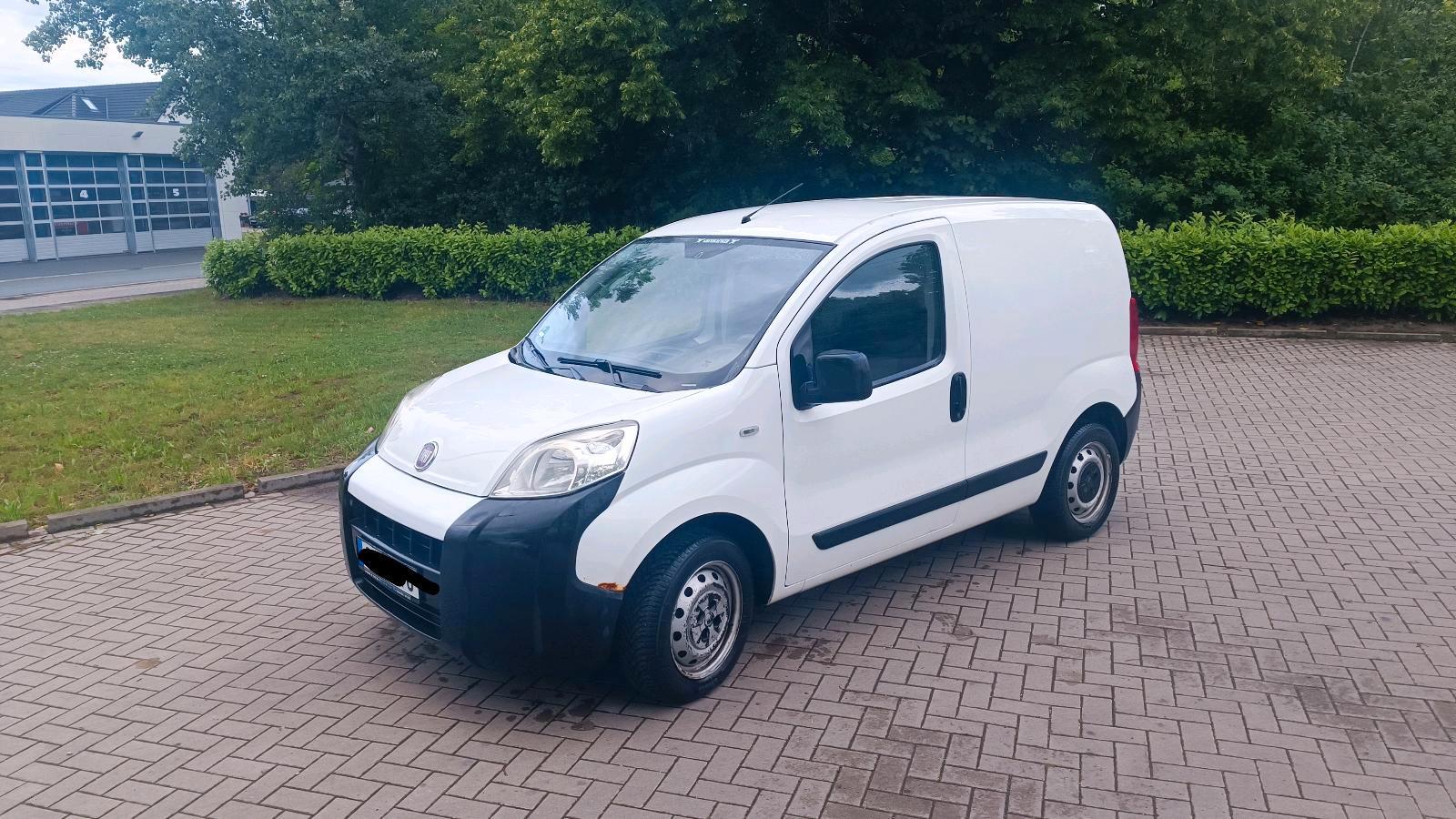 Abbildung des Autos Fiat Fiorino Kasten Hund…
