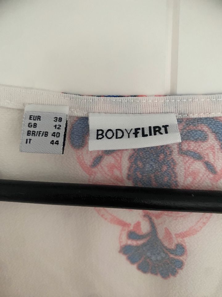 Bluse 3/4 Arm weiß rot blau Bodyflirt Gr 38 in Worms