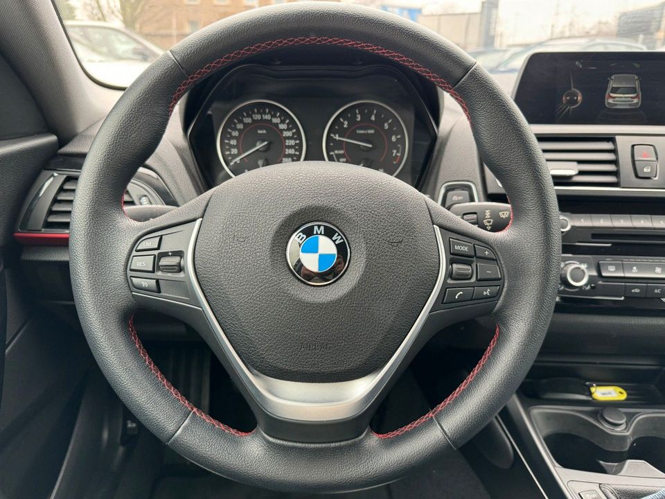 BMW 116i Sport Line*Navigation*Leder*SHZ*PDC*MFL* in Duisburg