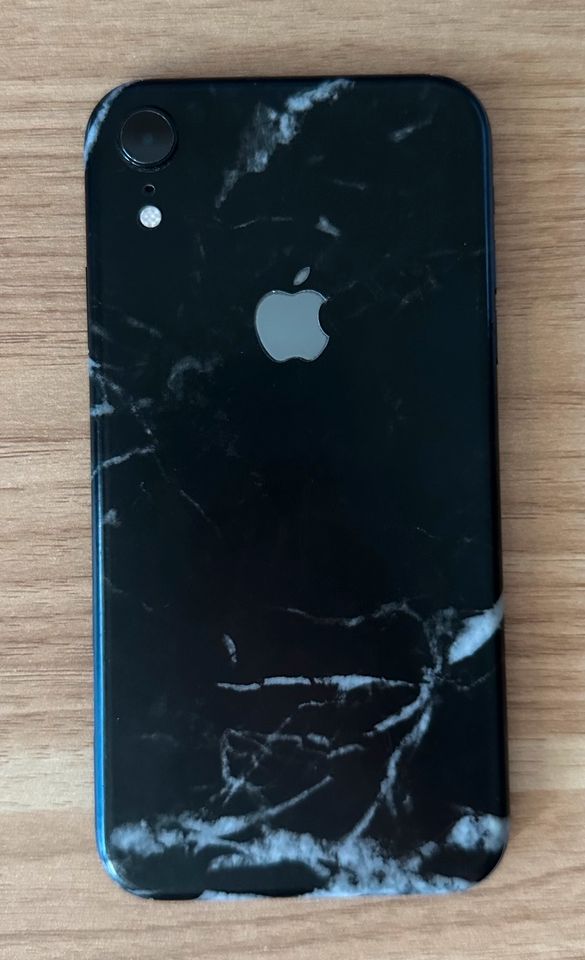 Apple iPhone Xr 64GB schwarz (Dbrand-Skin) Akkucase & Zubehör OVP in Dresden