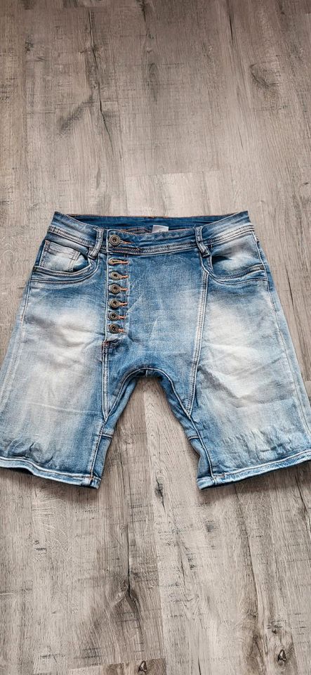 Jeans mit schräger Knopfleiste Gr.S in Brandenburg - Premnitz | eBay  Kleinanzeigen ist jetzt Kleinanzeigen