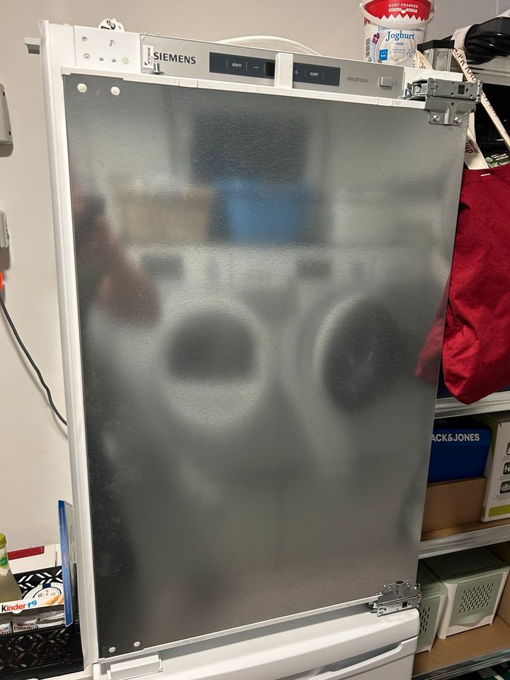 Siemens iQ500 Einbau-Kühlschrank mit Gefrierfach in Hardheim