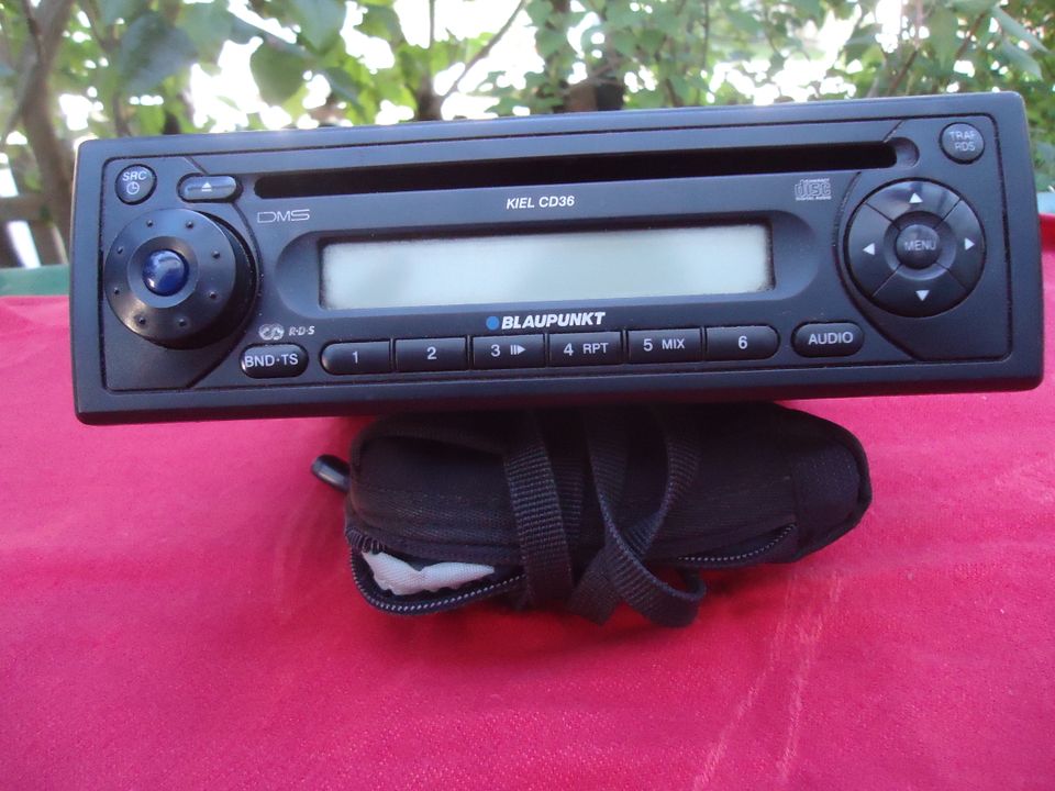 3 Oldtimer Blaupunkt Autoradios alte Auto-Radio-Kassette/CD in Babensham