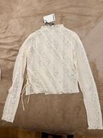 Bershka LONG SLEEVE BLONDE LACE - Langarmshirt - white Leipzig - Paunsdorf Vorschau