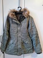 Winterjacke mit Kapuze, Wintermantel,Khakifarben Gr.42,Kurzmantel Sachsen - Krostitz Vorschau