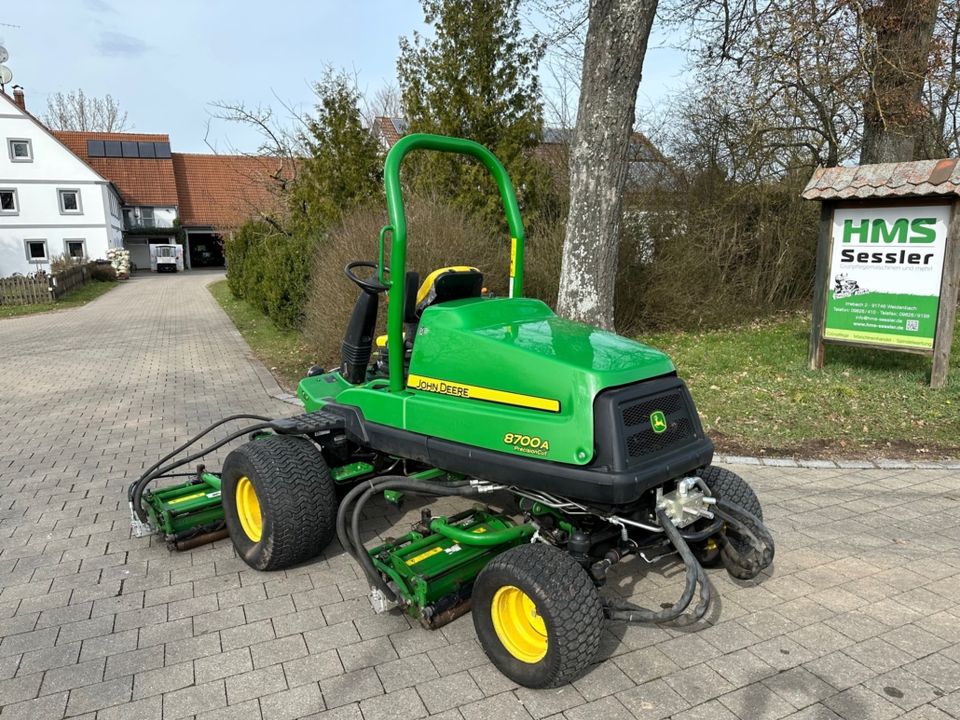 John Deere Precision Cut 8700 A Fairwaymäher Spindelmäher in Weidenbach