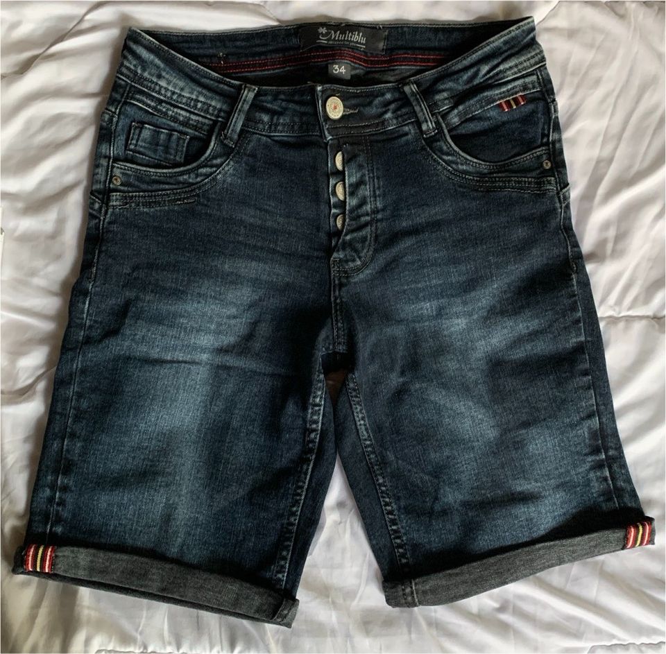 Jeans-Shorts Gr: 34 / neuwertig in Himmelpforten