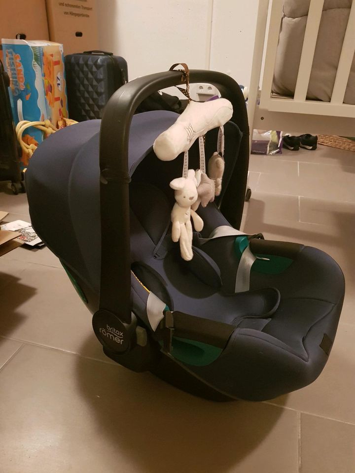 Babyschale Britax Römer blau in Wiedenzhausen