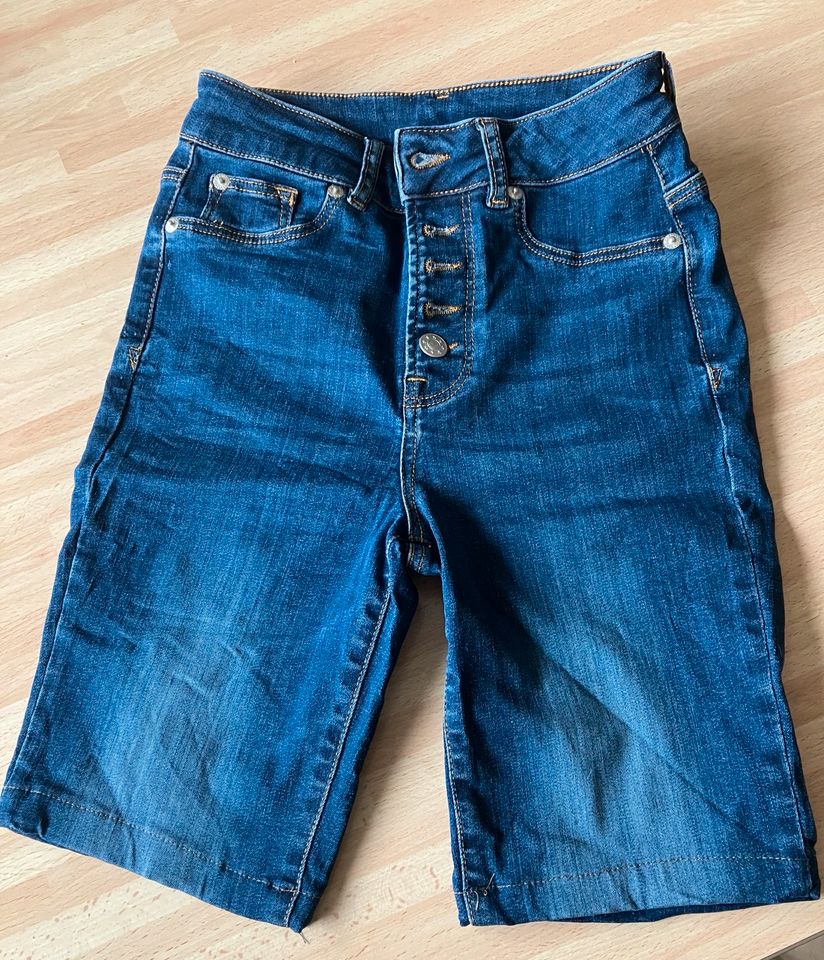 Damen Bermuda Short - Jeans- blau Gr. 34 -Lascana in Oberdolling