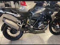 BMW R1250GS Triple Black Koffer / Akrapovic /Vollausstattung Brandenburg - Spremberg Vorschau