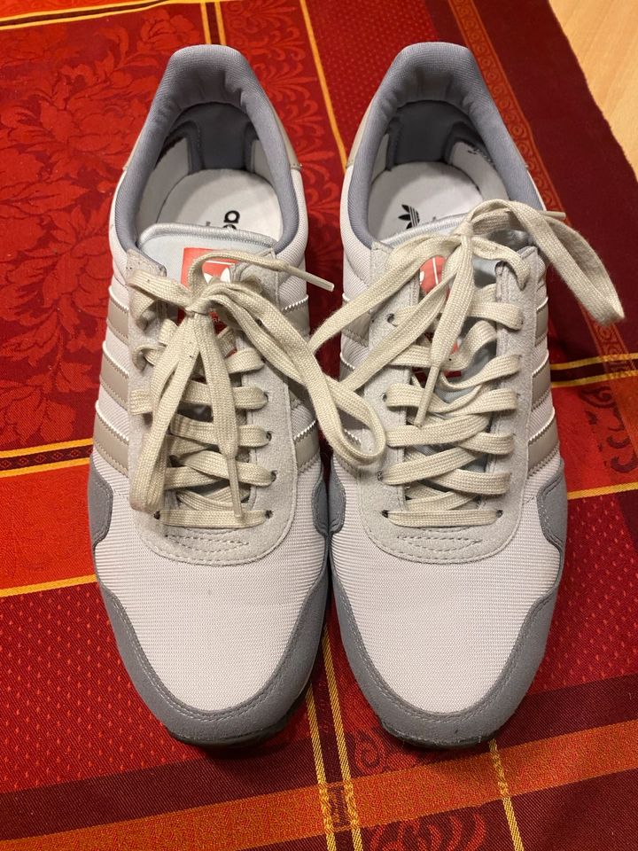 Adidas Sneaker Schuhe Gr. 42,5 in Saarlouis