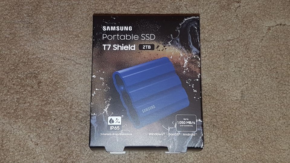 SAMSUNG Portable SSD T7 Shield 2TB, blau, NEU + OVP in Karlsruhe