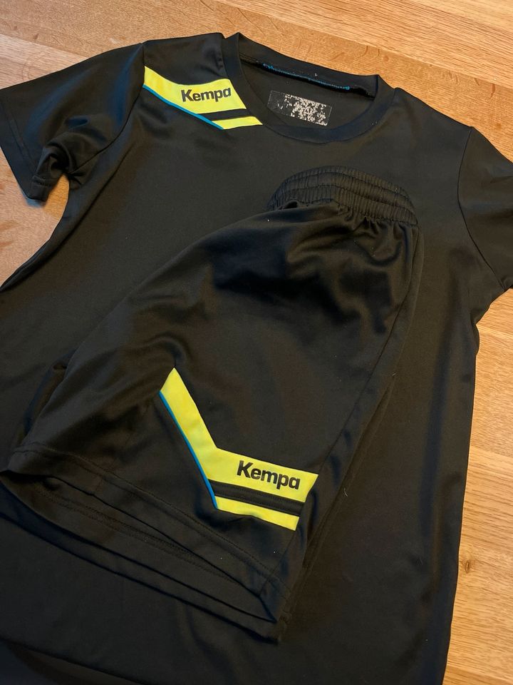 Kempa Shirt und kurze Hose XXS/ XS in Falkensee