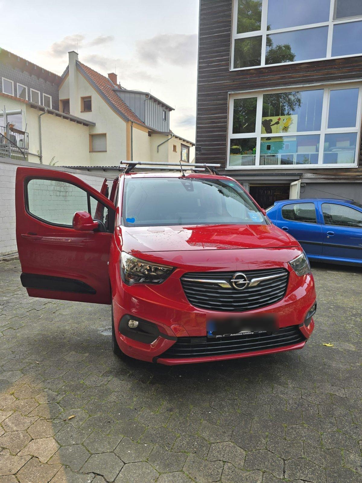 Abbildung des Autos Combo Life EDI 1.2T