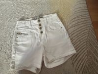 Weiße kurze Hose Größe 38 white Shorts Berlin - Köpenick Vorschau