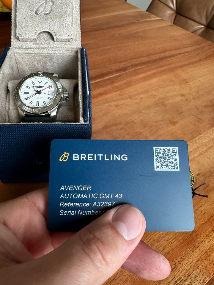 Breitling Avenger GMT A32397101A1X1 top wie Neu Full Set Garantie in Dresden