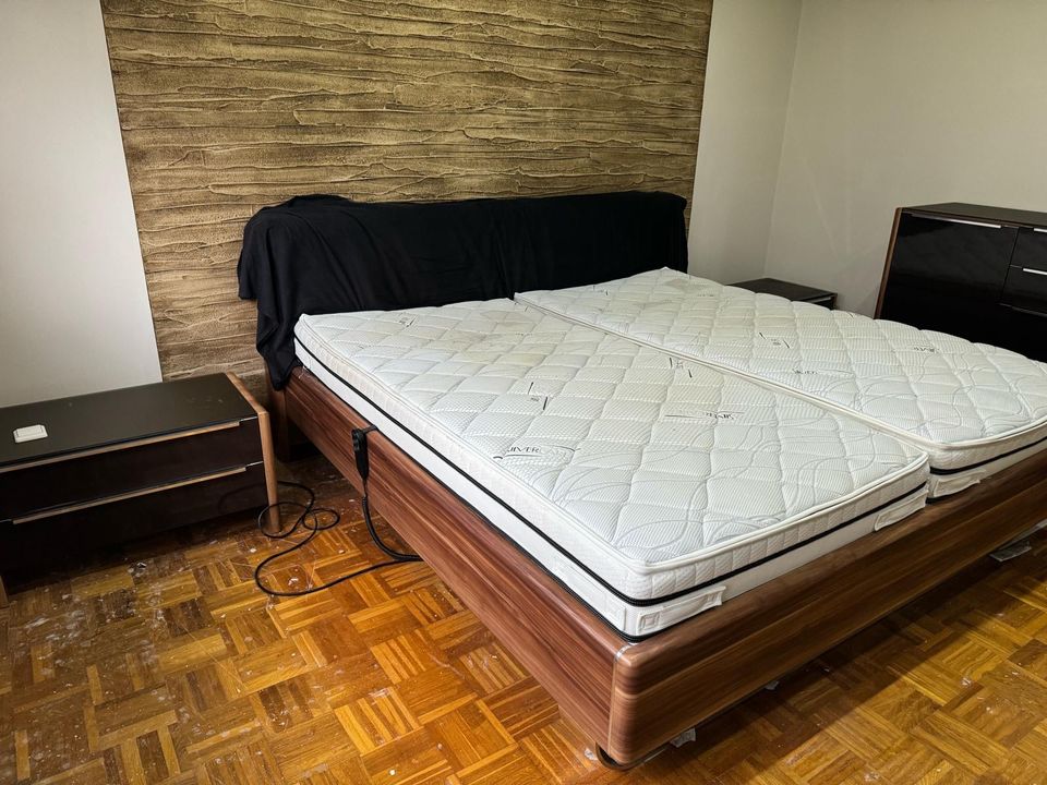 Schlafzimmer Möbel (Bett;Kommode;Nachttische;Kleiderschrank) in Ahlen