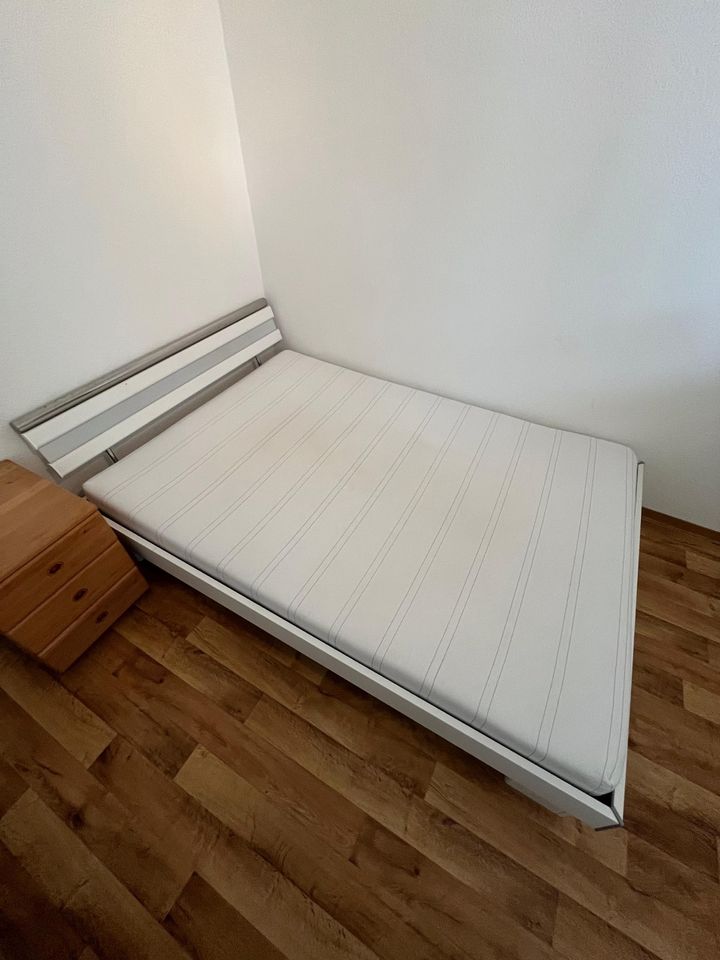 1,40m Matratze ohne Bett in Hannover